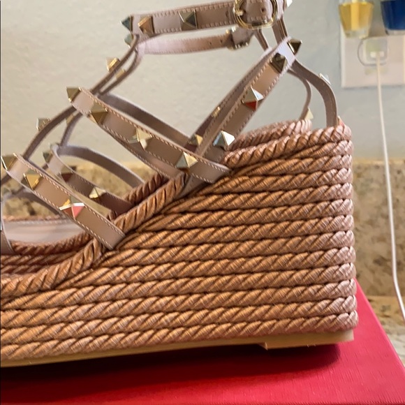 Gorgeous Valentino Leather Espadrille wedge sandal - Picture 10 of 17